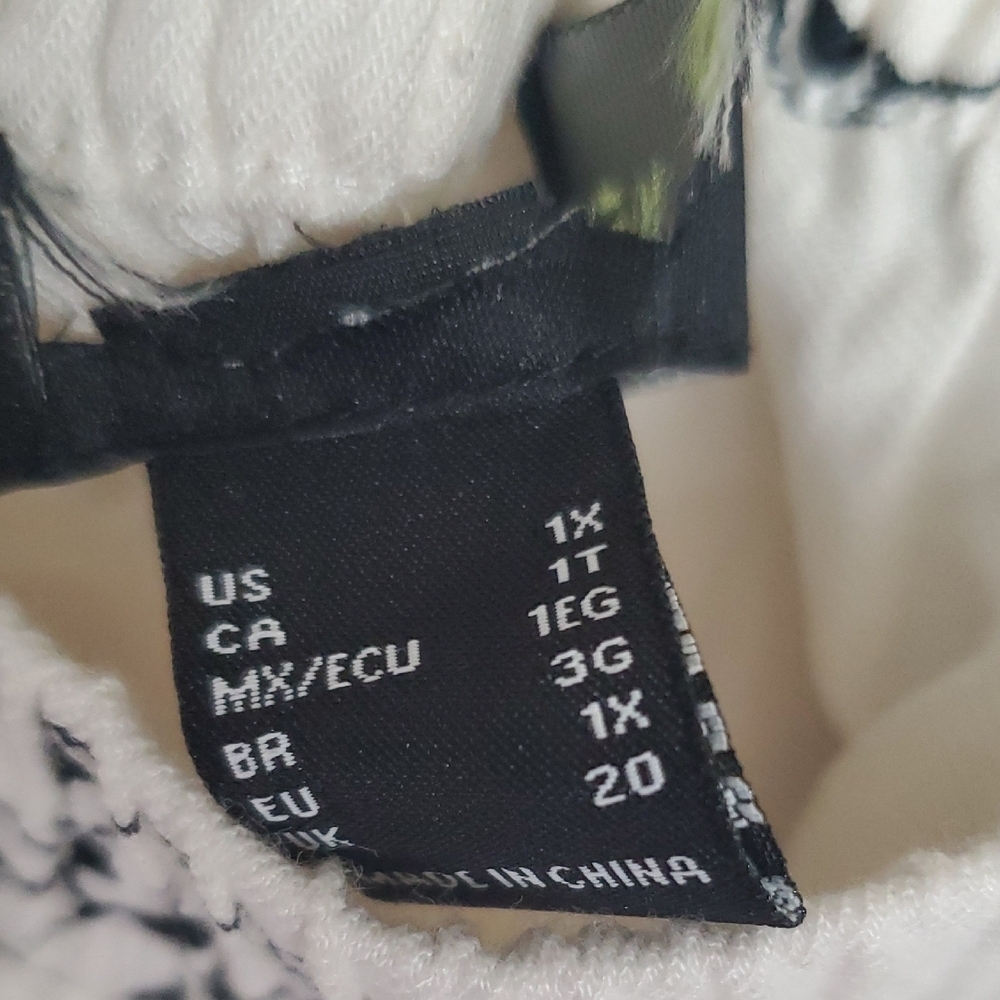 Forever 21 White Pajama Pants with Bear Print 1x & 2x - Picture 3 of 8